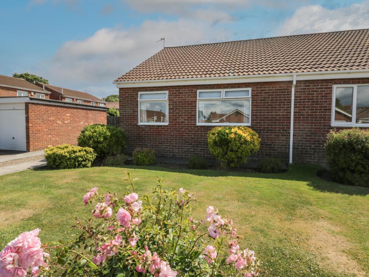 Rose Bungalow Whitby Exterior foto